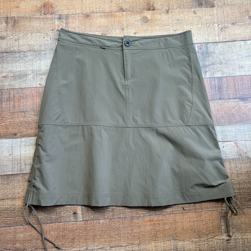 Eastern Mountain Sports Olive Green Skirt size 12